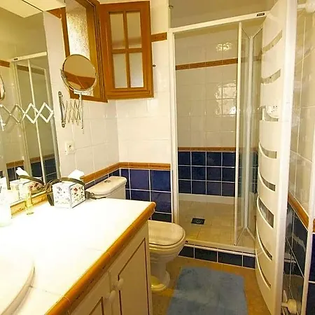 Ami - Raphael Comfortable Hotel 4*